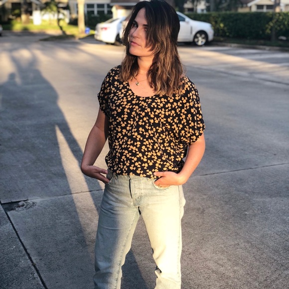 Meet your Posher, Allison - Picture 2 of 7